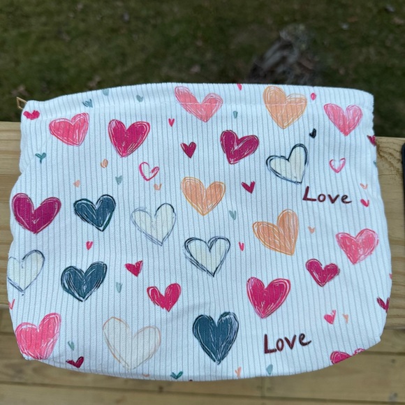 Handbags - Heart Patterned Women's Cosmetic/Cords Bag